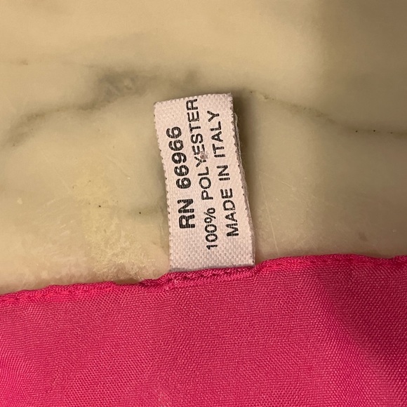 Red dot scarf  RN 66966 100% polyester Made in Italy - Picture 2 of 13